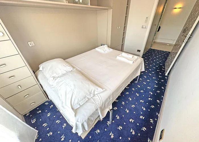 Panoramic Pebbles Azur