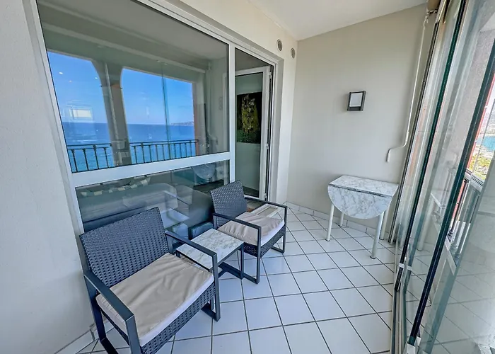 Panoramic Pebbles Azur