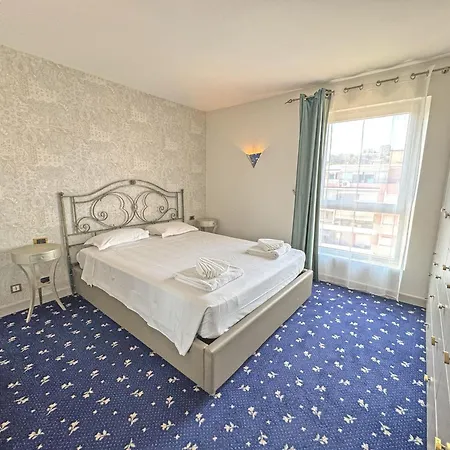 Panoramic Pebbles Azur Apartman *