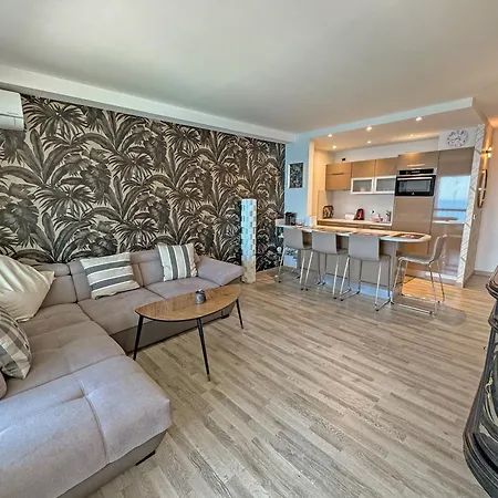 Panoramic Pebbles Azur Apartman