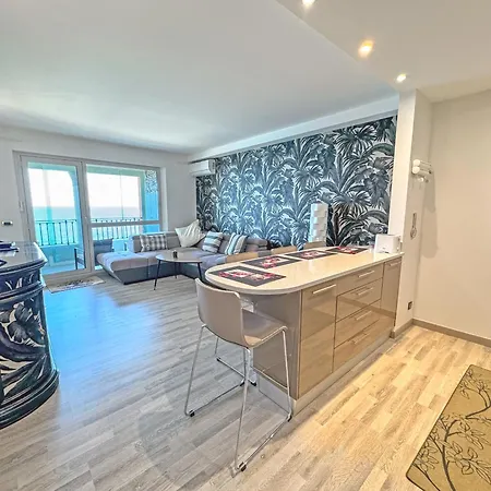 Panoramic Pebbles Azur