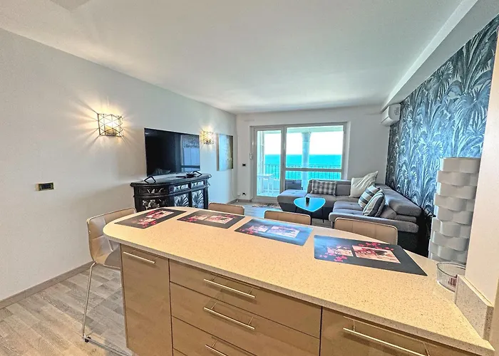 Panoramic Pebbles Azur * Nice